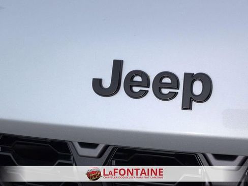 New 2026 Jeep Grand Cherokee L Limited w/ Limited Altitude Package AWD/4WD image 9