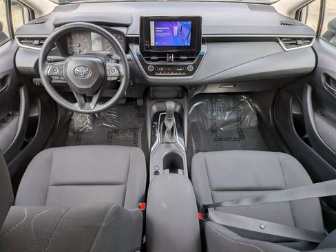 Used 2025 Toyota Corolla LE FWD image 5