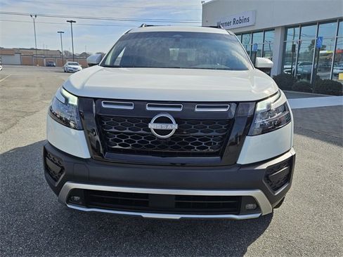 Used 2025 Nissan Pathfinder Rock Creek image 2