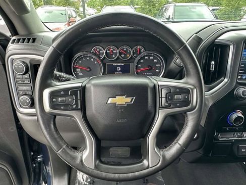 Used 2022 Chevrolet Silverado 1500 LT AWD/4WD image 12