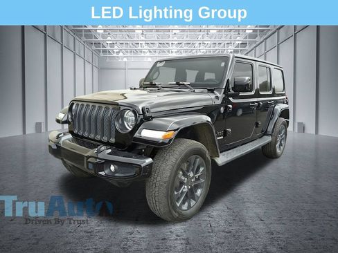 Used 2020 Jeep Wrangler Unlimited Sahara AWD/4WD image 3