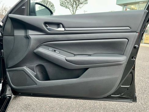 Used 2024 Nissan Altima 2.5 SV image 37