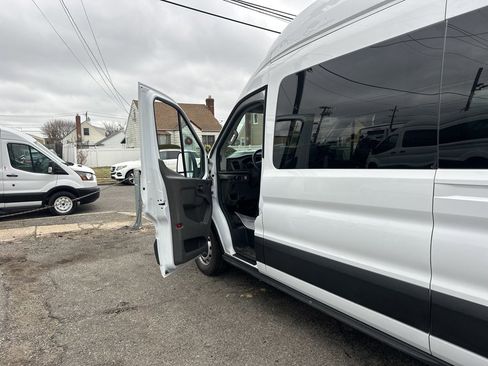 Used 2024 Ford Transit 350 XL image 28