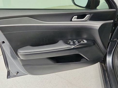 Used 2022 Kia K5 LXS image 10