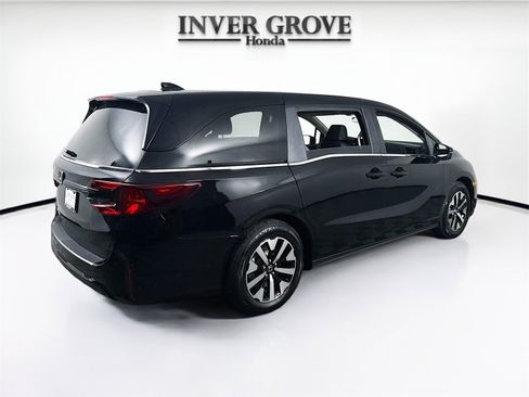 Certified 2026 Honda Odyssey EX-L image 5