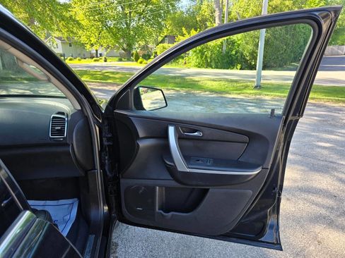 Used 2011 GMC Acadia SLT FWD image 18