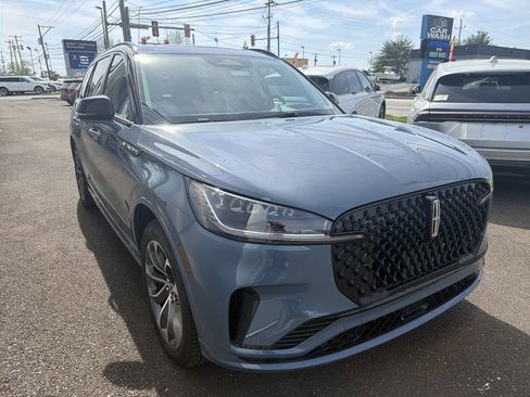 New 2026 Lincoln Aviator AWD image 4