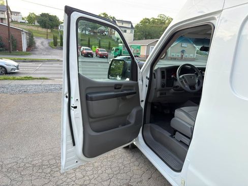 Used 2018 Nissan NV 2500 SV w/ Navigation Package RWD image 10