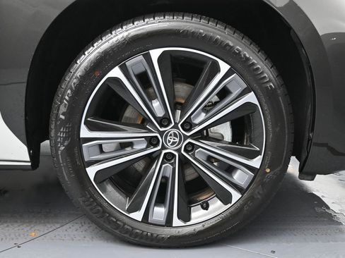 Used 2023 Toyota bZ4X Limited image 14