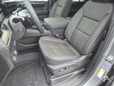 New 2026 Chevrolet Suburban High Country image 39