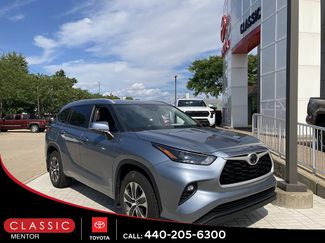 Used 2024 Toyota Highlander XLE AWD/4WD video 1