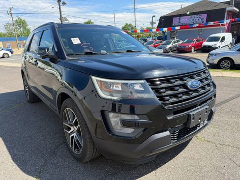 Used 2016 Ford Explorer Sport w/ Equipment Group 401A AWD/4WD image 3