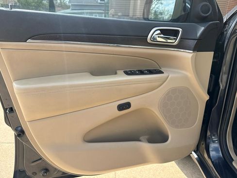 Used 2015 Jeep Grand Cherokee Limited image 9