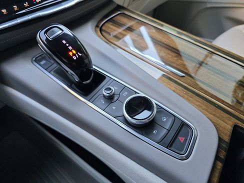 Used 2022 Cadillac Escalade Sport Platinum RWD image 25