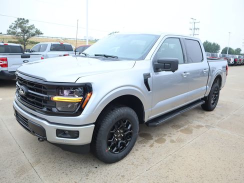 New 2026 Ford F150 XLT w/ Equipment Group 302A MID AWD/4WD image 11