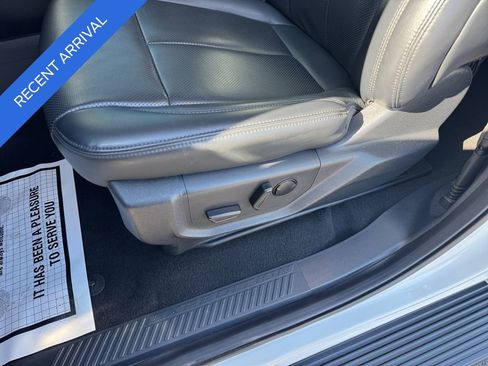 Used 2024 Ford Expedition XLT image 24