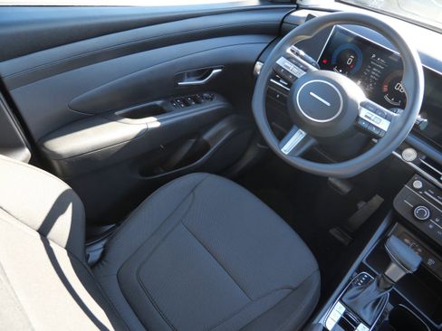 Certified 2026 Hyundai Tucson SE image 9