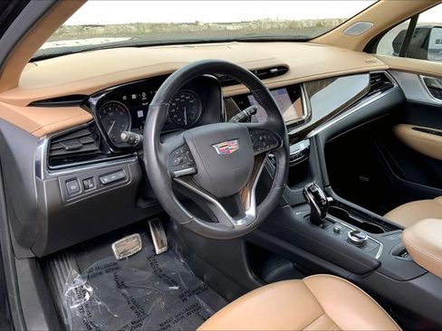 Used 2022 Cadillac XT6 Sport w/ Platinum Package image 14