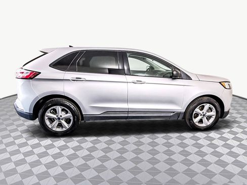 Used 2019 Ford Edge SE image 11