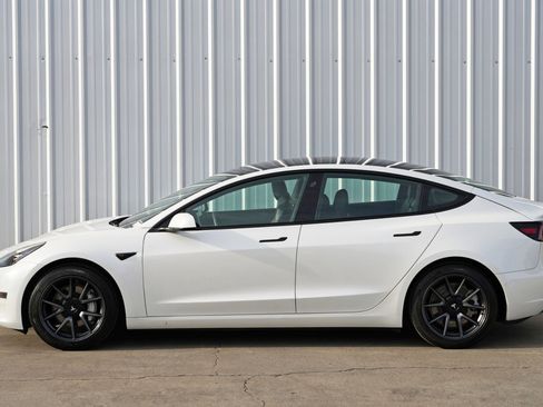Used 2021 Tesla Model 3 Standard Range Plus image 49