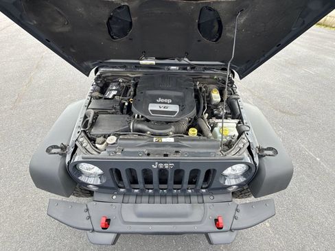 Used 2016 Jeep Wrangler Unlimited Rubicon AWD/4WD image 24