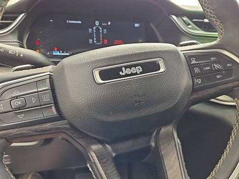 Used 2023 Jeep Grand Cherokee L Limited w/ Luxury Tech Group II AWD/4WD image 22