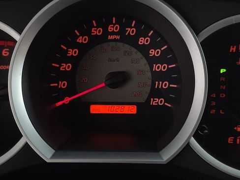 Used 2011 Toyota Tacoma PreRunner w/ SR5 Pkg #2 RWD image 15