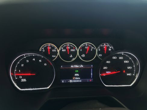 Used 2021 Chevrolet Suburban LT image 18