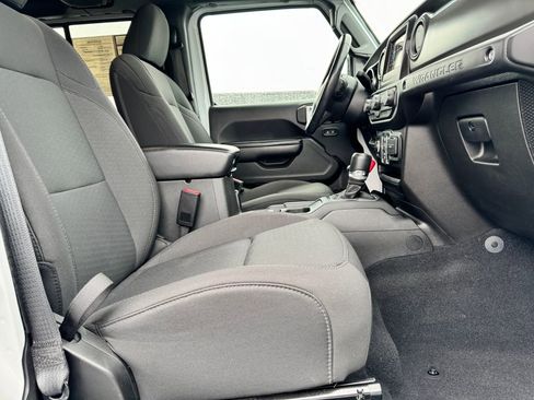 Used 2021 Jeep Wrangler Unlimited Sport image 10