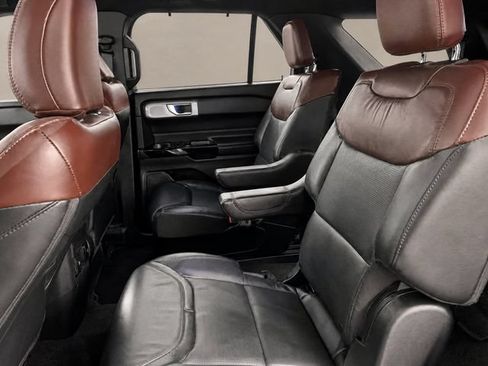 Used 2022 Ford Explorer Platinum w/ Technology Package AWD/4WD image 13