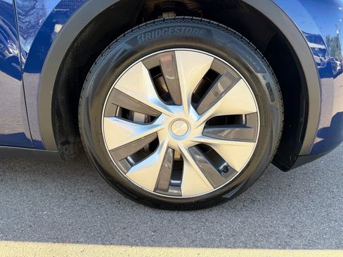 Used 2022 Tesla Model Y Long Range AWD/4WD image 52