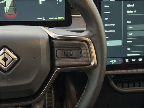 Used 2022 Rivian R1S Launch Edition image 13