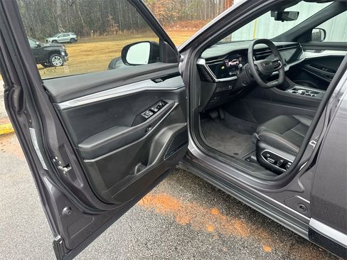 Used 2024 Jeep Wagoneer Launch Edition image 13