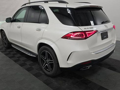 Used 2022 Mercedes-Benz GLE 350 4MATIC w/ AMG Line Exterior image 4