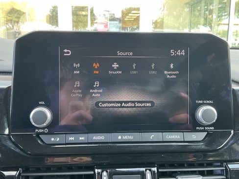 Used 2025 Nissan Pathfinder SV FWD image 25