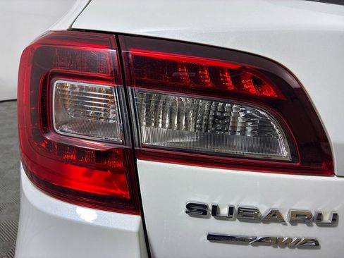 Used 2017 Subaru Outback 2.5i Premium image 8