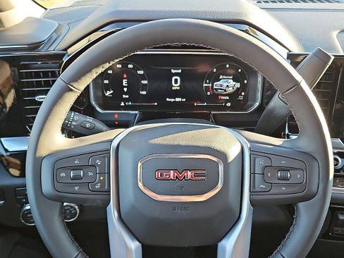 New 2026 GMC Sierra 1500 Elevation image 16