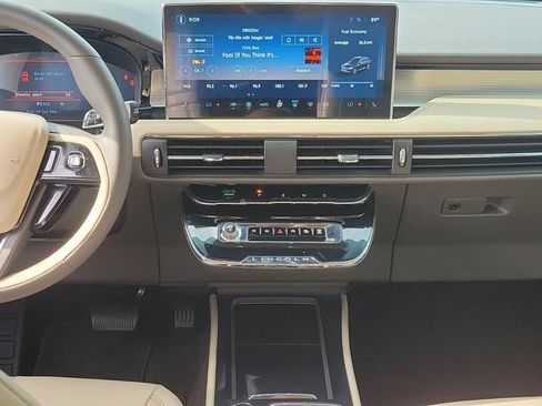 Certified 2023 Lincoln Corsair FWD image 19