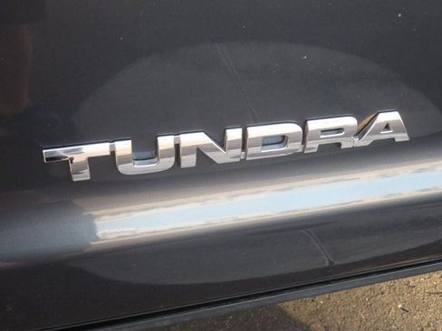 Used 2010 Toyota Tundra Limited w/ Platinum Pkg image 16