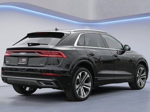 Used 2022 Audi Q8 Premium Plus image 2