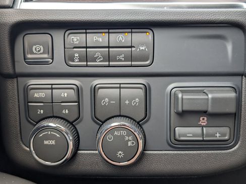 New 2026 Chevrolet Suburban LS AWD/4WD image 14