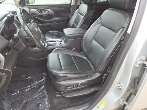 Used 2019 Chevrolet Traverse RS FWD image 24