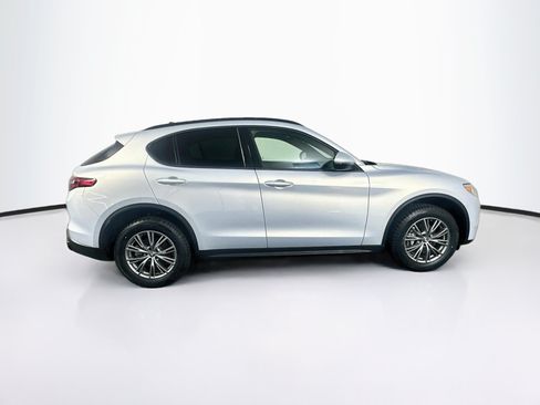 Used 2023 Alfa Romeo Stelvio Sprint RWD image 10