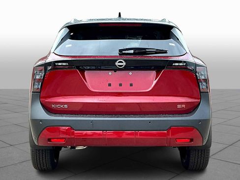 New 2025 Nissan Kicks SR image 4