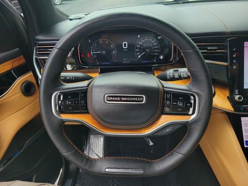 Used 2022 Jeep Grand Wagoneer Series III w/ Rear Seat Video Group 1 AWD/4WD image 30