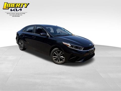 Used 2023 Kia Forte LXS FWD image 1