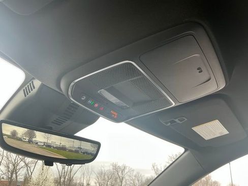 Used 2025 Chevrolet Traverse High Country w/ LPO, Floor Liner Package AWD/4WD image 31