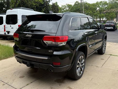 Used 2018 Jeep Grand Cherokee Overland AWD/4WD image 7
