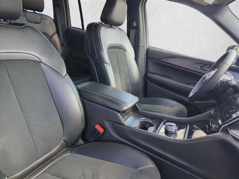 Used 2025 Jeep Grand Cherokee Altitude image 22