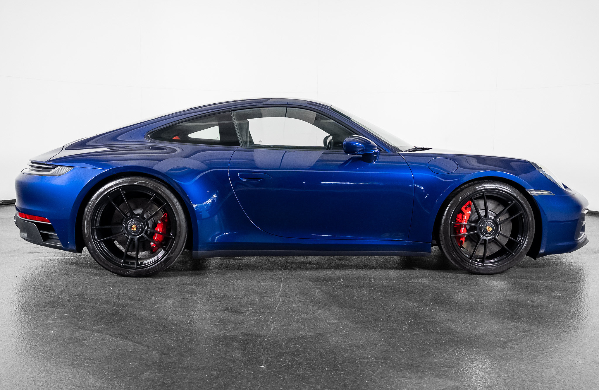 Used 2024 Porsche 911 Carrera GTS w/ Premium Package RWD image 29